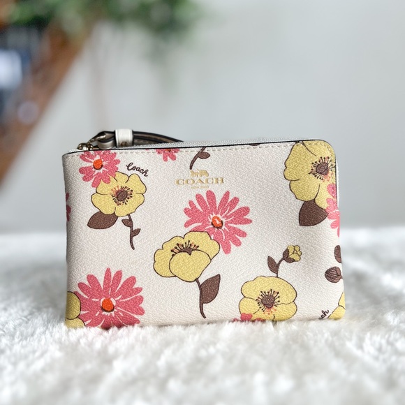 Coach Handbags - Coach floral wristlet